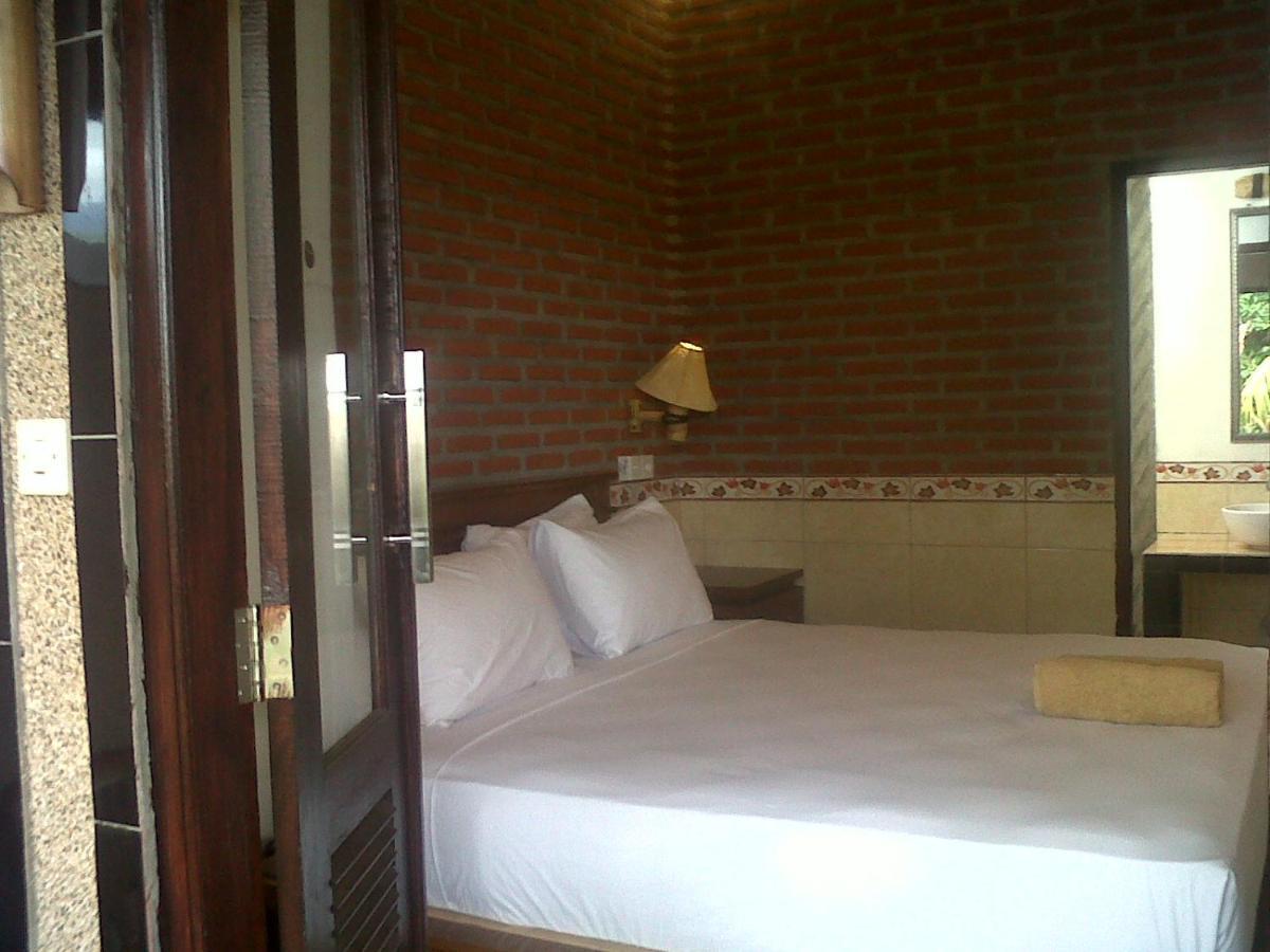 Eliska Sari Bungalows Sumberkima เปมูเตรัน ภายนอก รูปภาพ