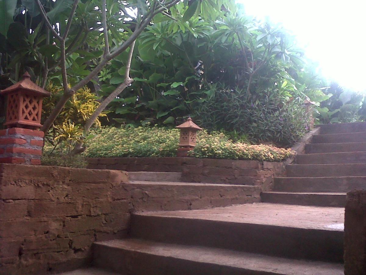 Eliska Sari Bungalows Sumberkima เปมูเตรัน ภายนอก รูปภาพ