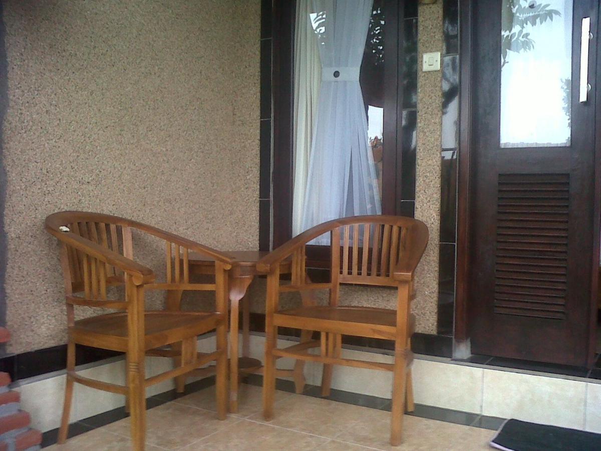 Eliska Sari Bungalows Sumberkima เปมูเตรัน ภายนอก รูปภาพ