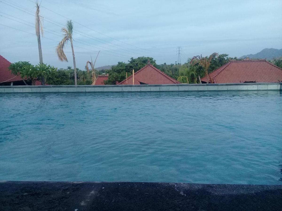 Eliska Sari Bungalows Sumberkima เปมูเตรัน ภายนอก รูปภาพ