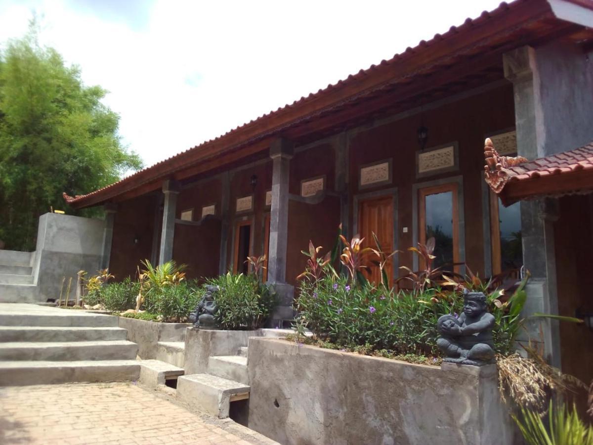 Eliska Sari Bungalows Sumberkima เปมูเตรัน ภายนอก รูปภาพ