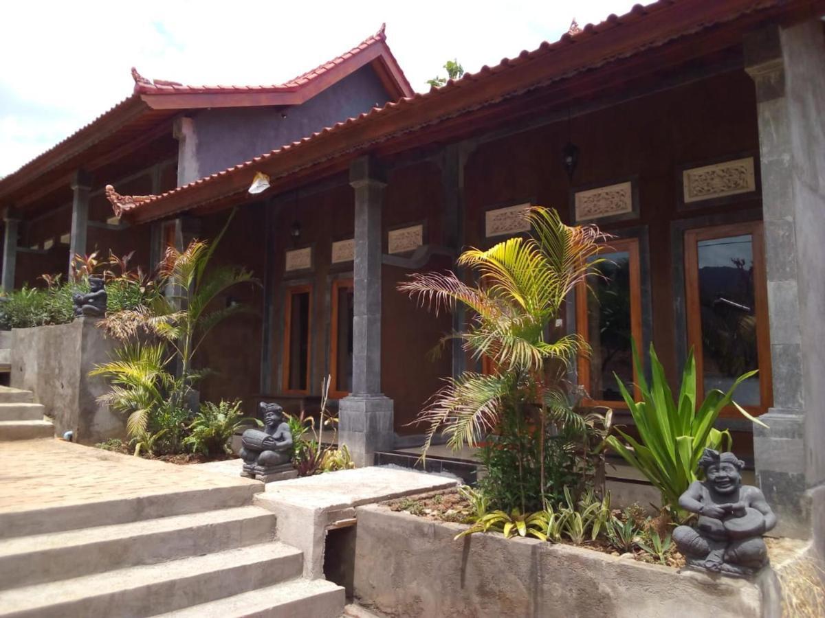 Eliska Sari Bungalows Sumberkima เปมูเตรัน ภายนอก รูปภาพ