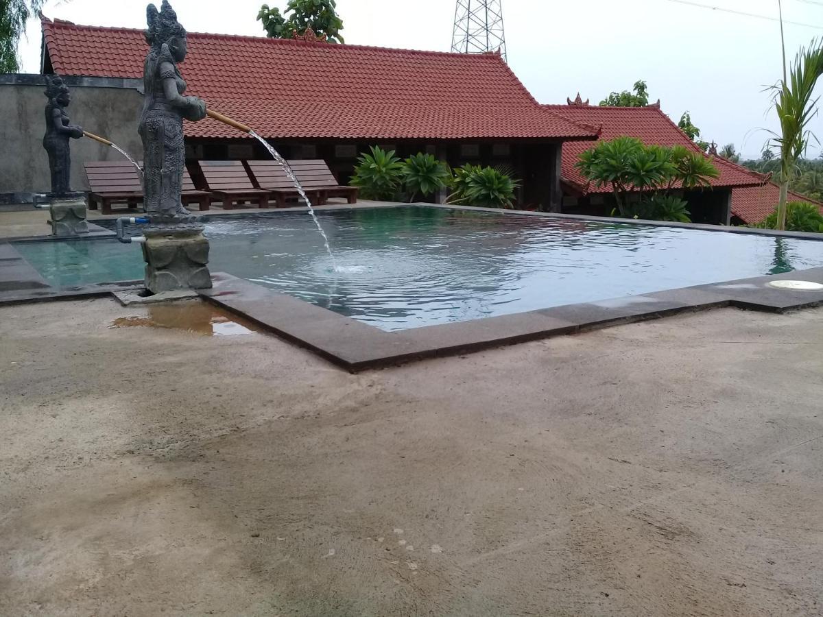 Eliska Sari Bungalows Sumberkima เปมูเตรัน ภายนอก รูปภาพ