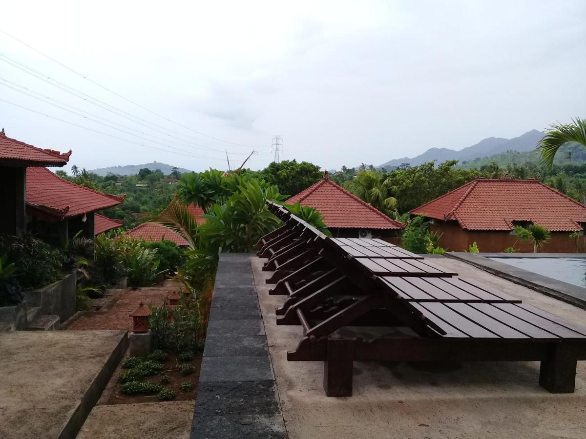Eliska Sari Bungalows Sumberkima เปมูเตรัน ภายนอก รูปภาพ
