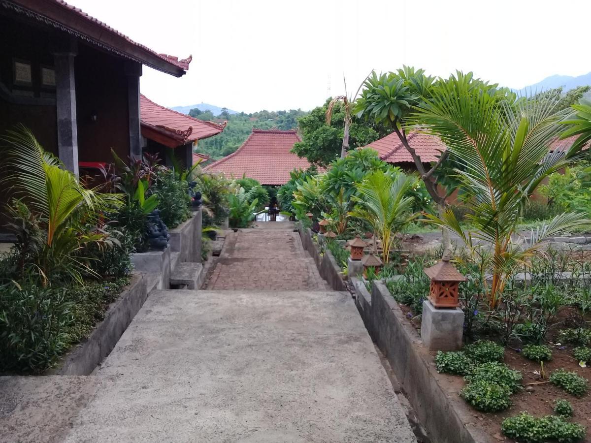 Eliska Sari Bungalows Sumberkima เปมูเตรัน ภายนอก รูปภาพ