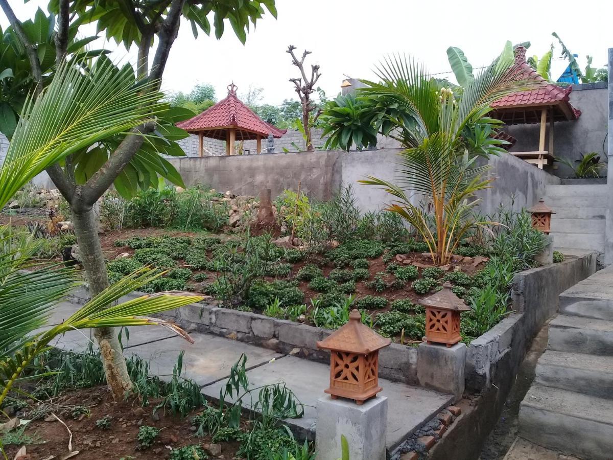 Eliska Sari Bungalows Sumberkima เปมูเตรัน ภายนอก รูปภาพ