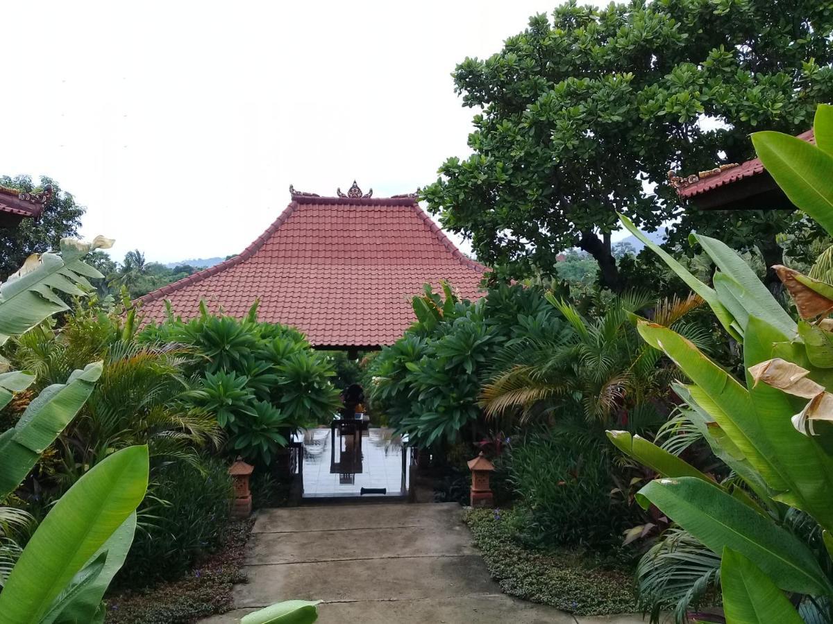 Eliska Sari Bungalows Sumberkima เปมูเตรัน ภายนอก รูปภาพ