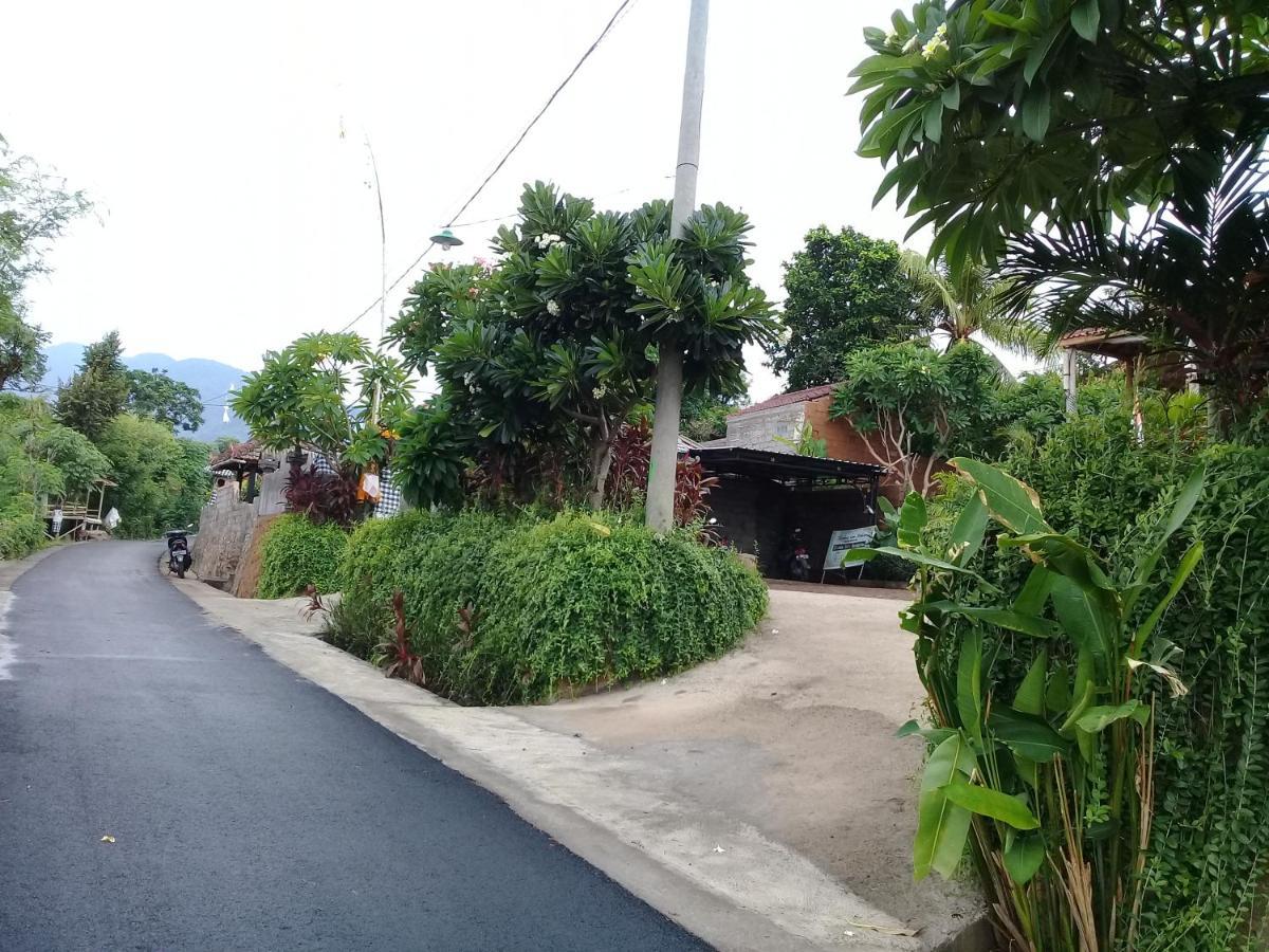Eliska Sari Bungalows Sumberkima เปมูเตรัน ภายนอก รูปภาพ