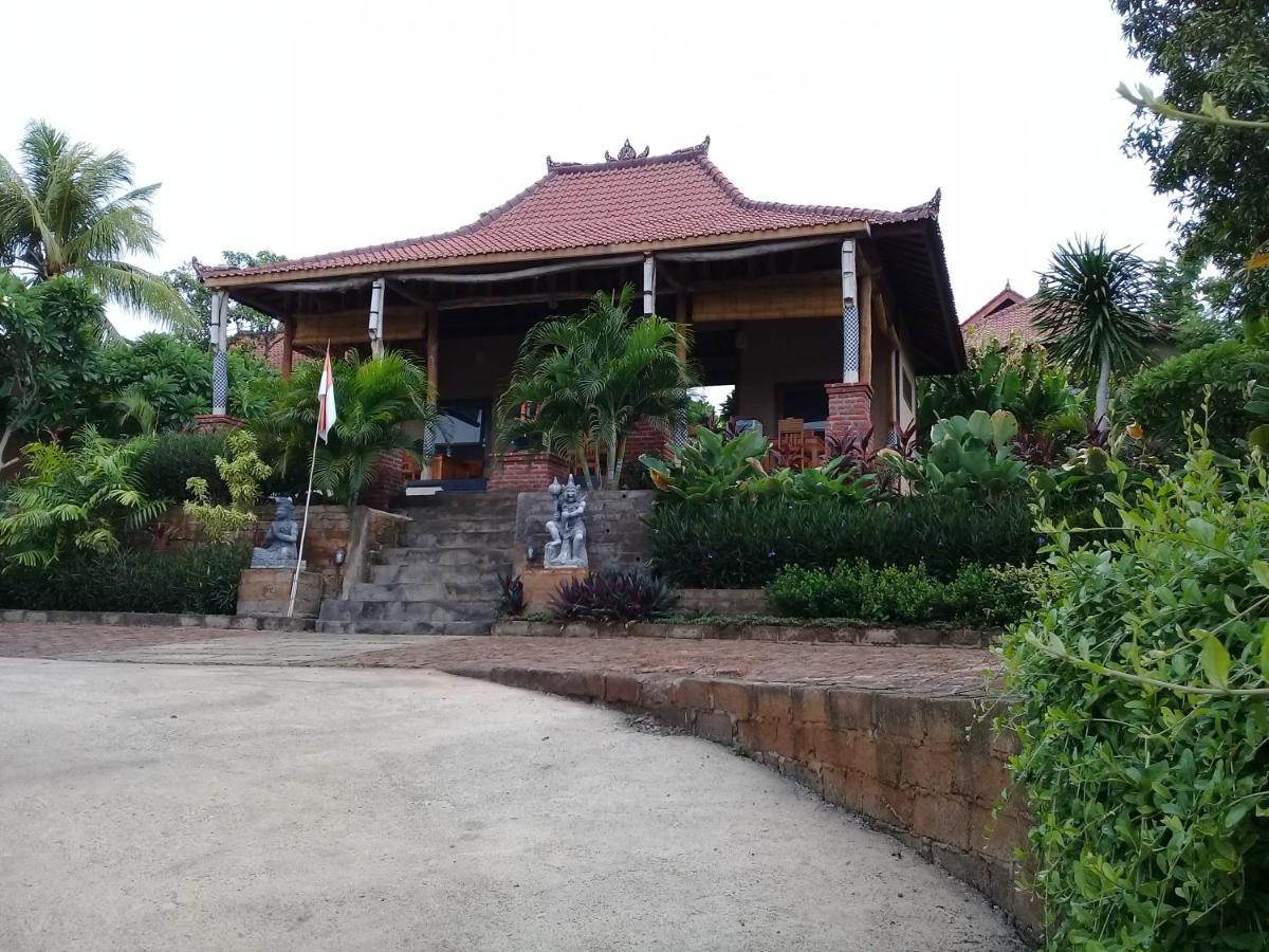 Eliska Sari Bungalows Sumberkima เปมูเตรัน ภายนอก รูปภาพ